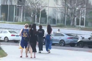 这一定是一个喜欢篮球，喜欢库里的女孩子！